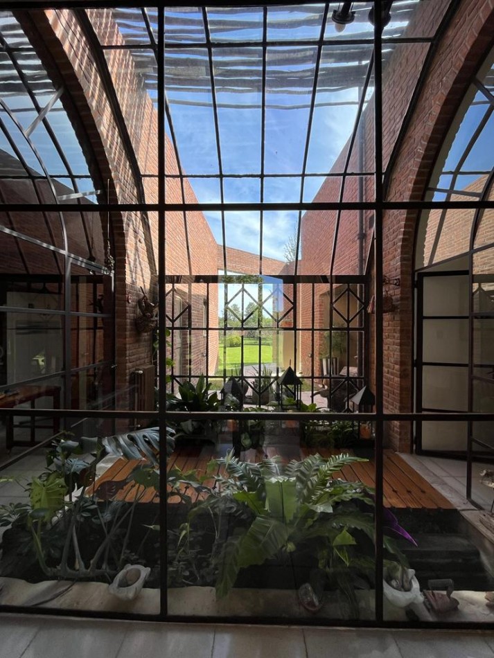 EXCLUSIVA QUINTA EN VENTA 