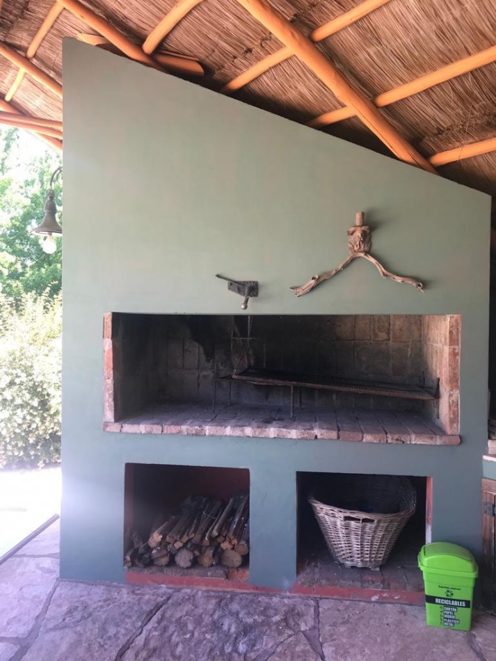 EXCLUSIVA QUINTA EN VENTA 