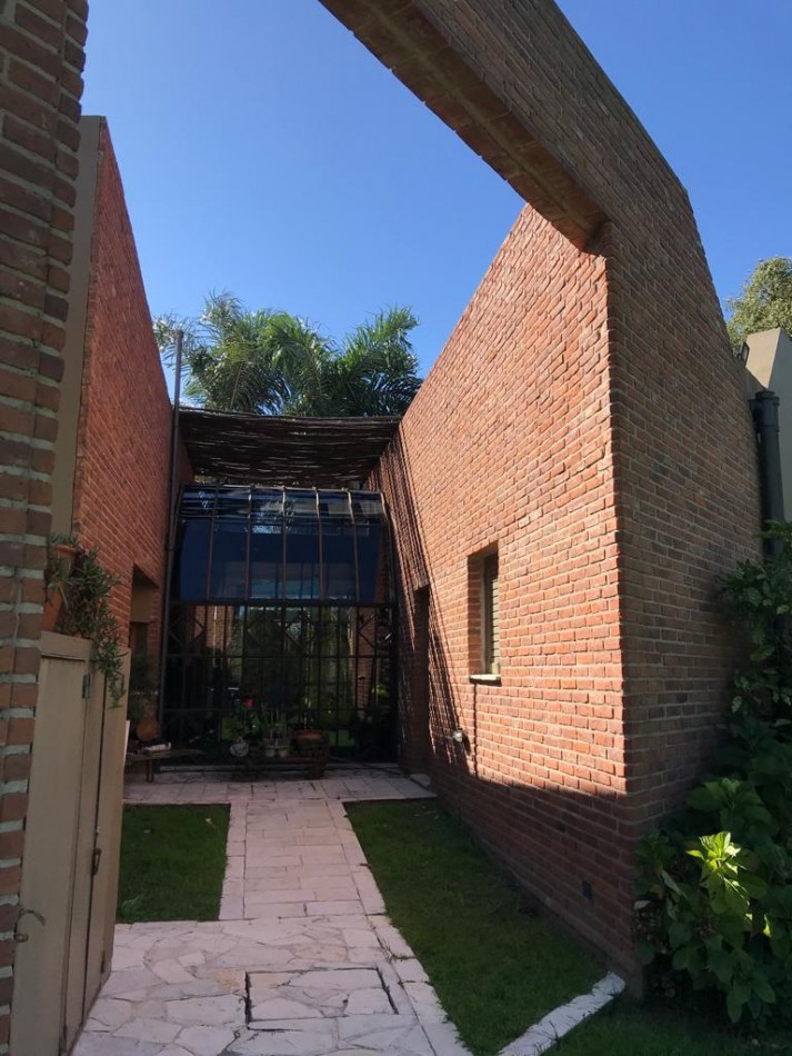 EXCLUSIVA QUINTA EN VENTA 