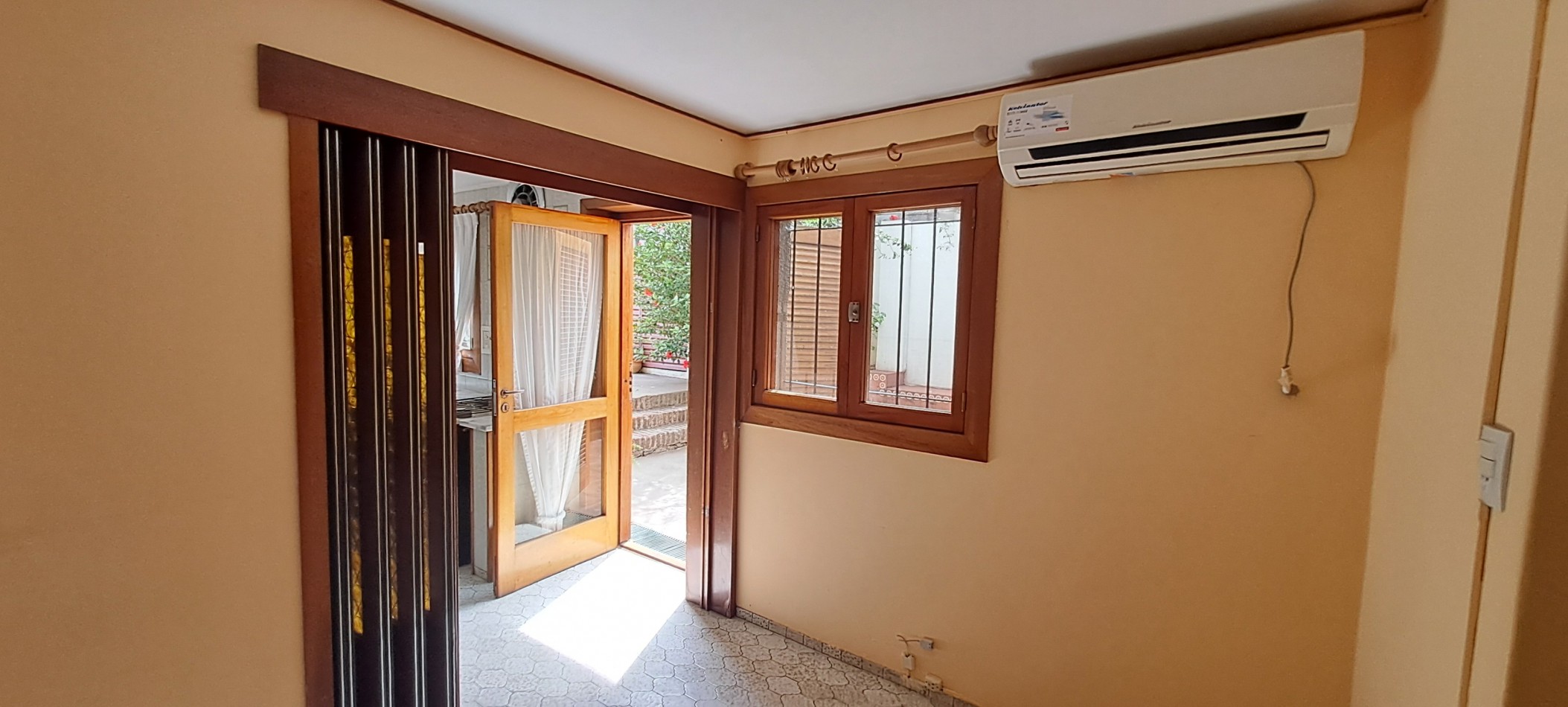 FUNCIONAL CASA EN VENTA