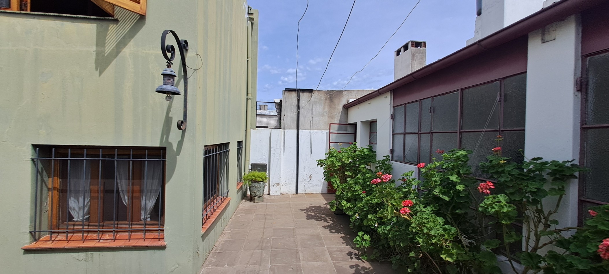 FUNCIONAL CASA EN VENTA