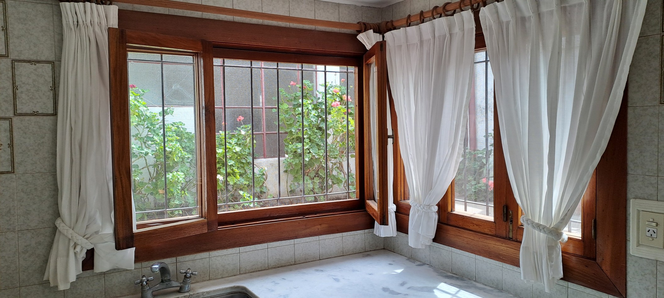 FUNCIONAL CASA EN VENTA