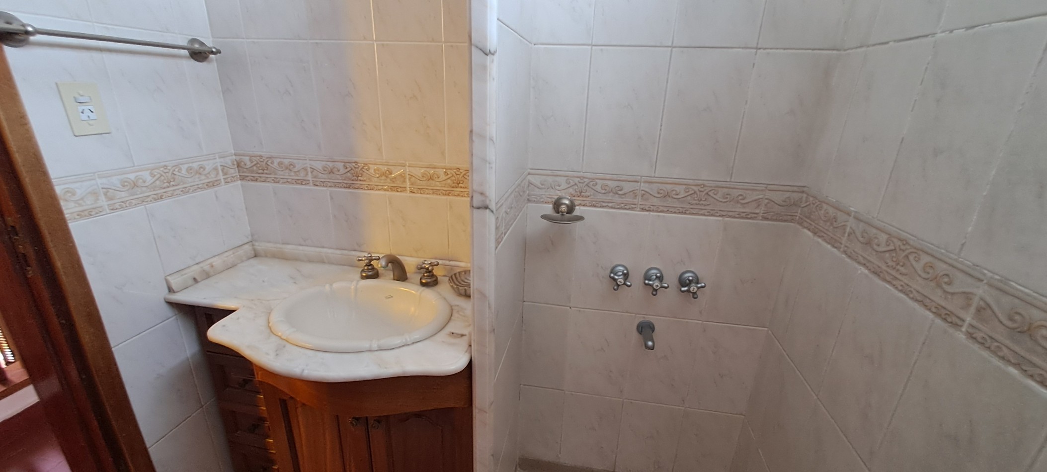 FUNCIONAL CASA EN VENTA