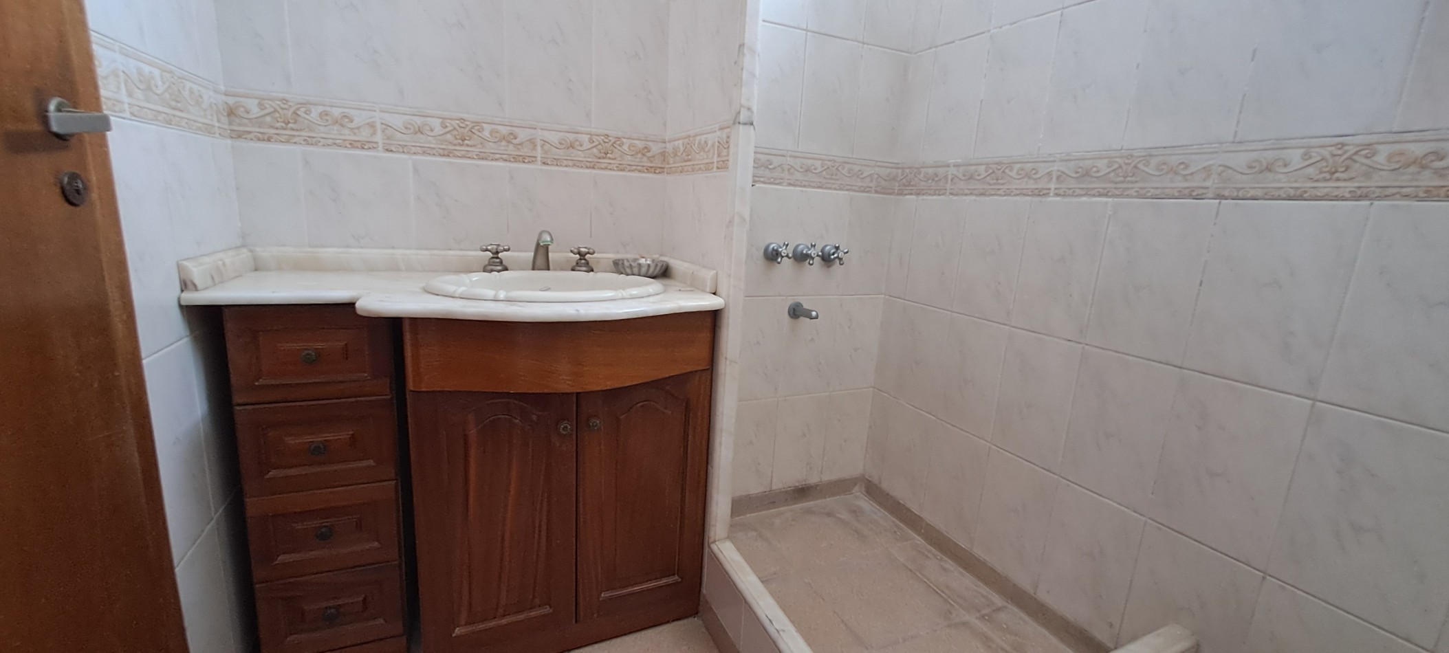 FUNCIONAL CASA EN VENTA