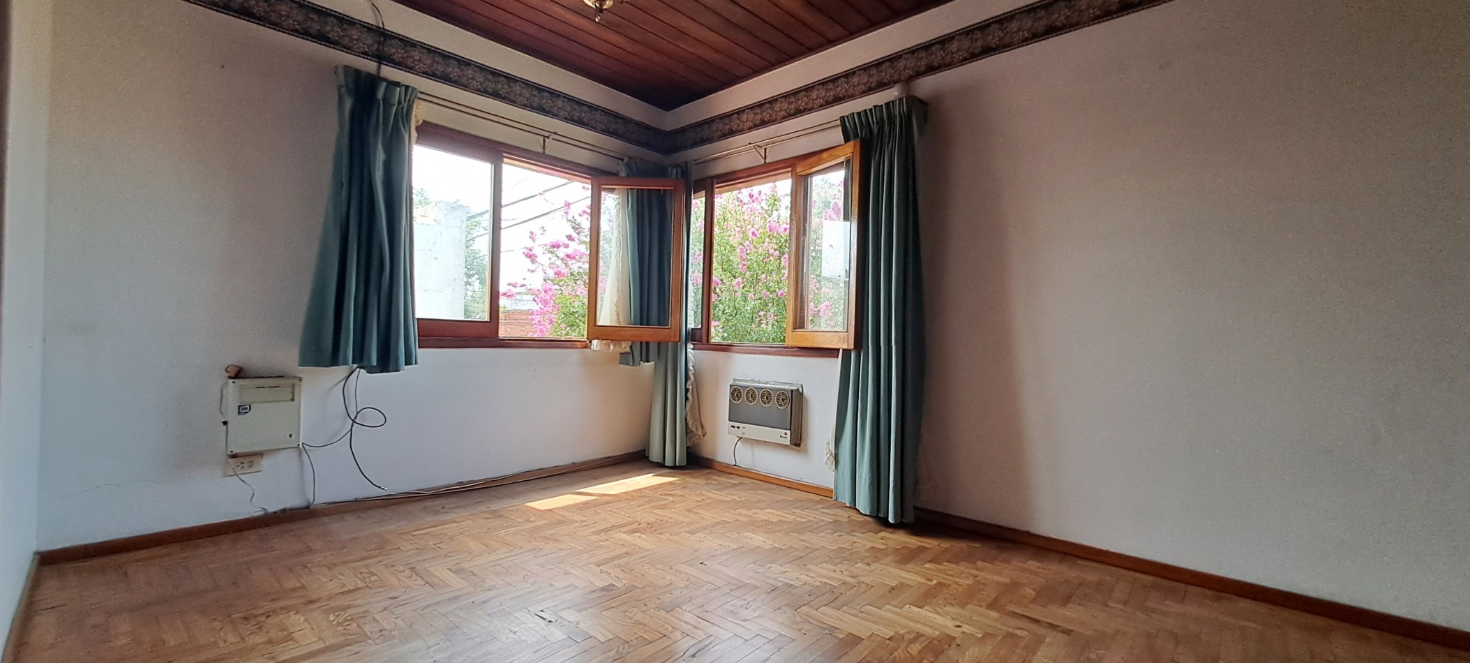 FUNCIONAL CASA EN VENTA