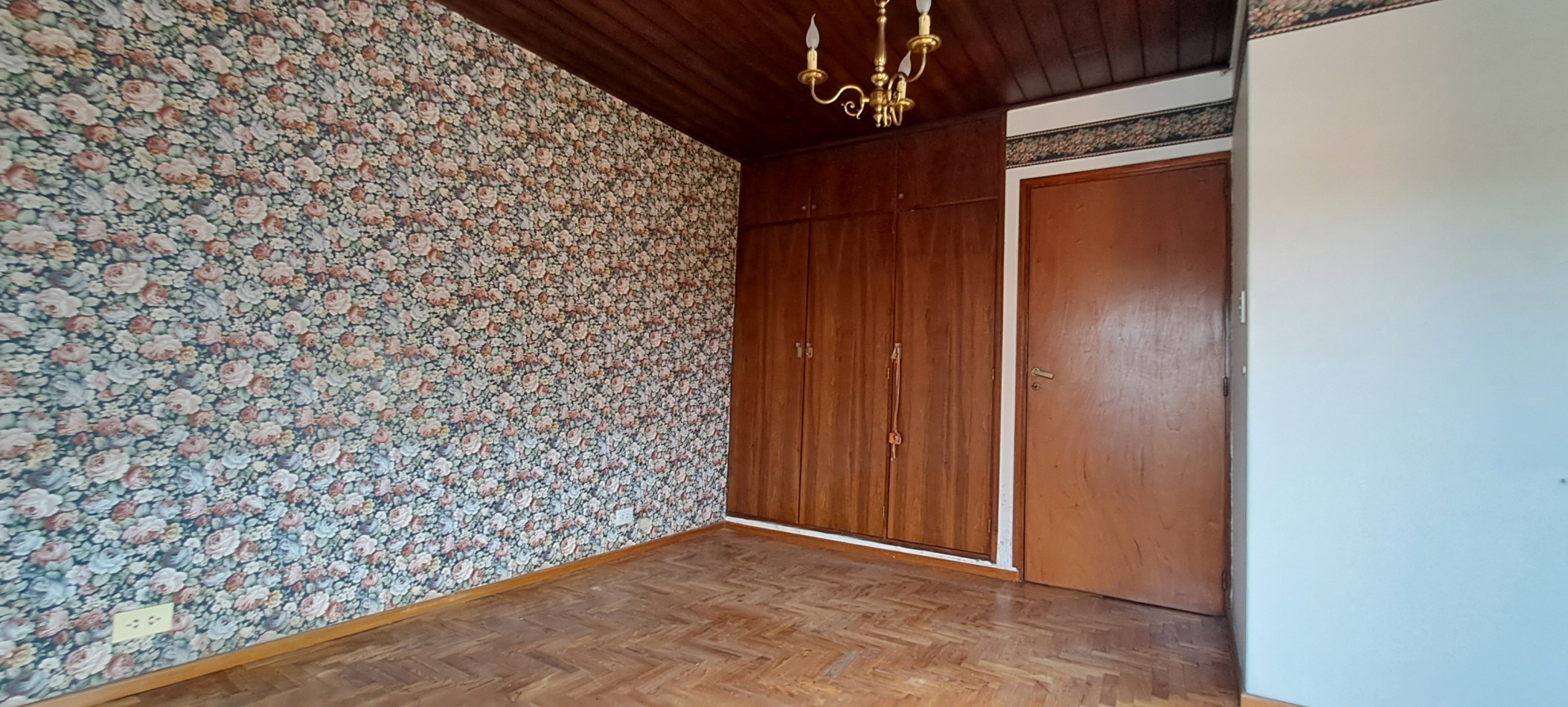 FUNCIONAL CASA EN VENTA
