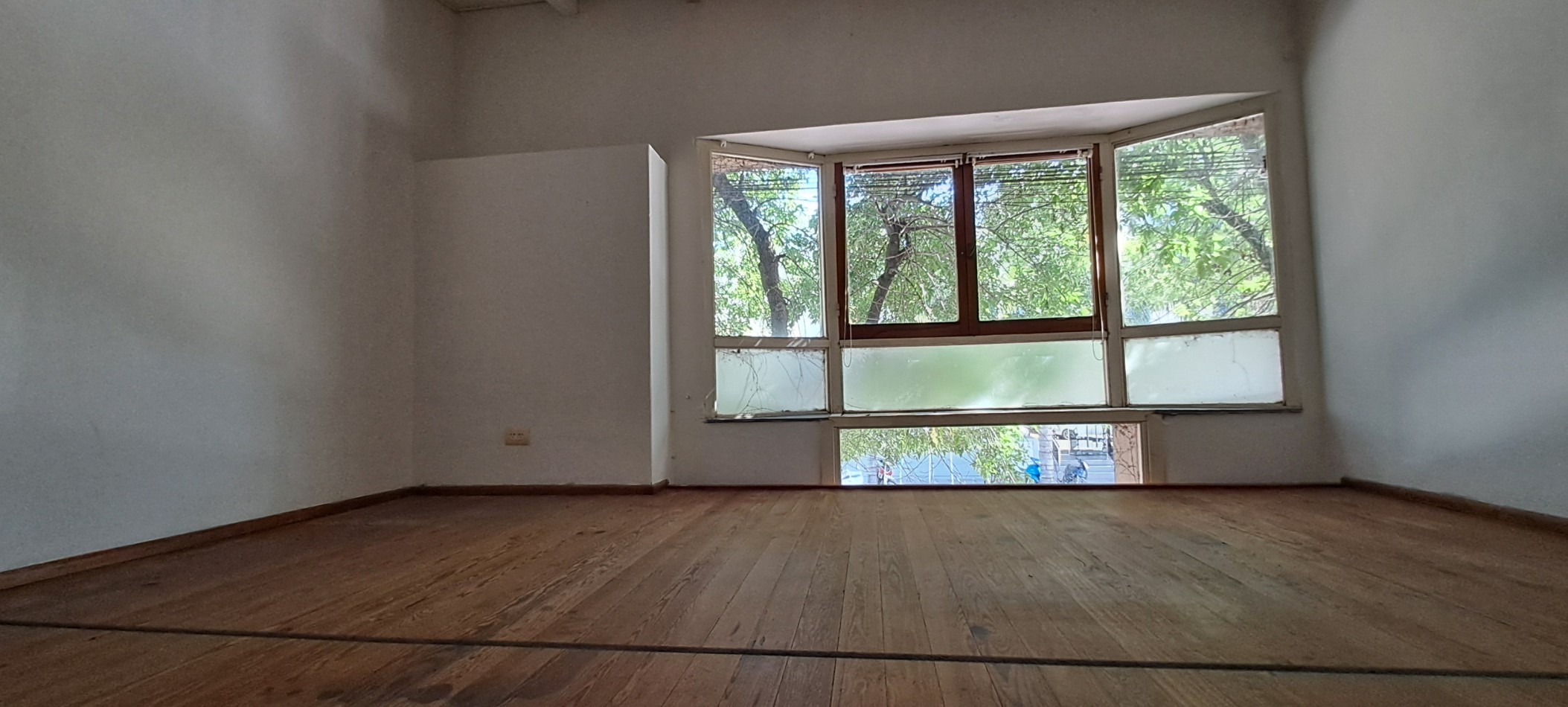 CASA CENTRICA IDEAL PARA VIVIENDA + OFICINA 