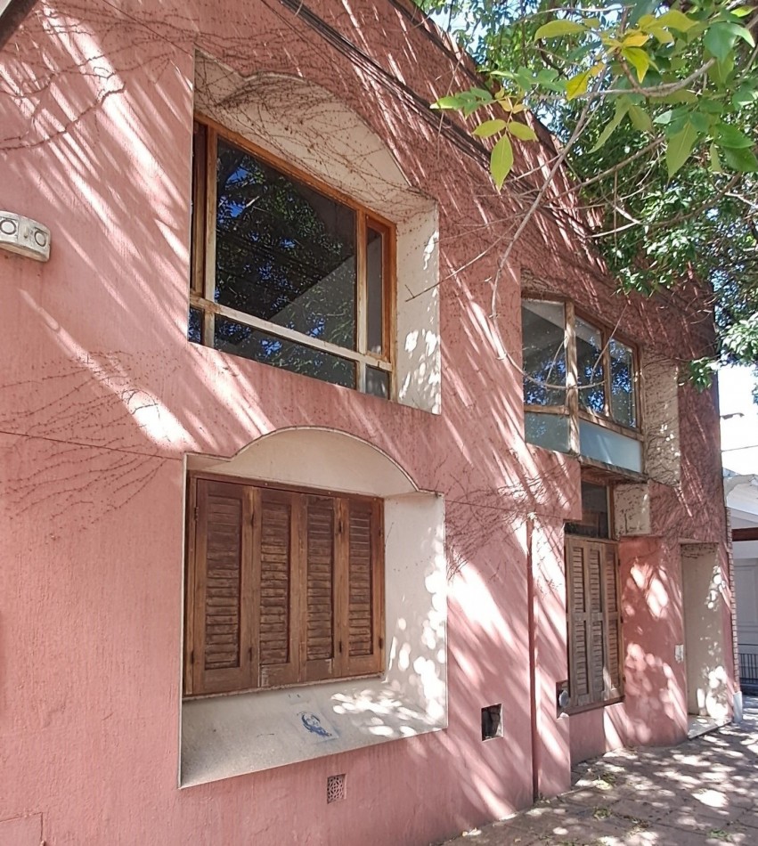 CASA CENTRICA IDEAL PARA VIVIENDA + OFICINA 