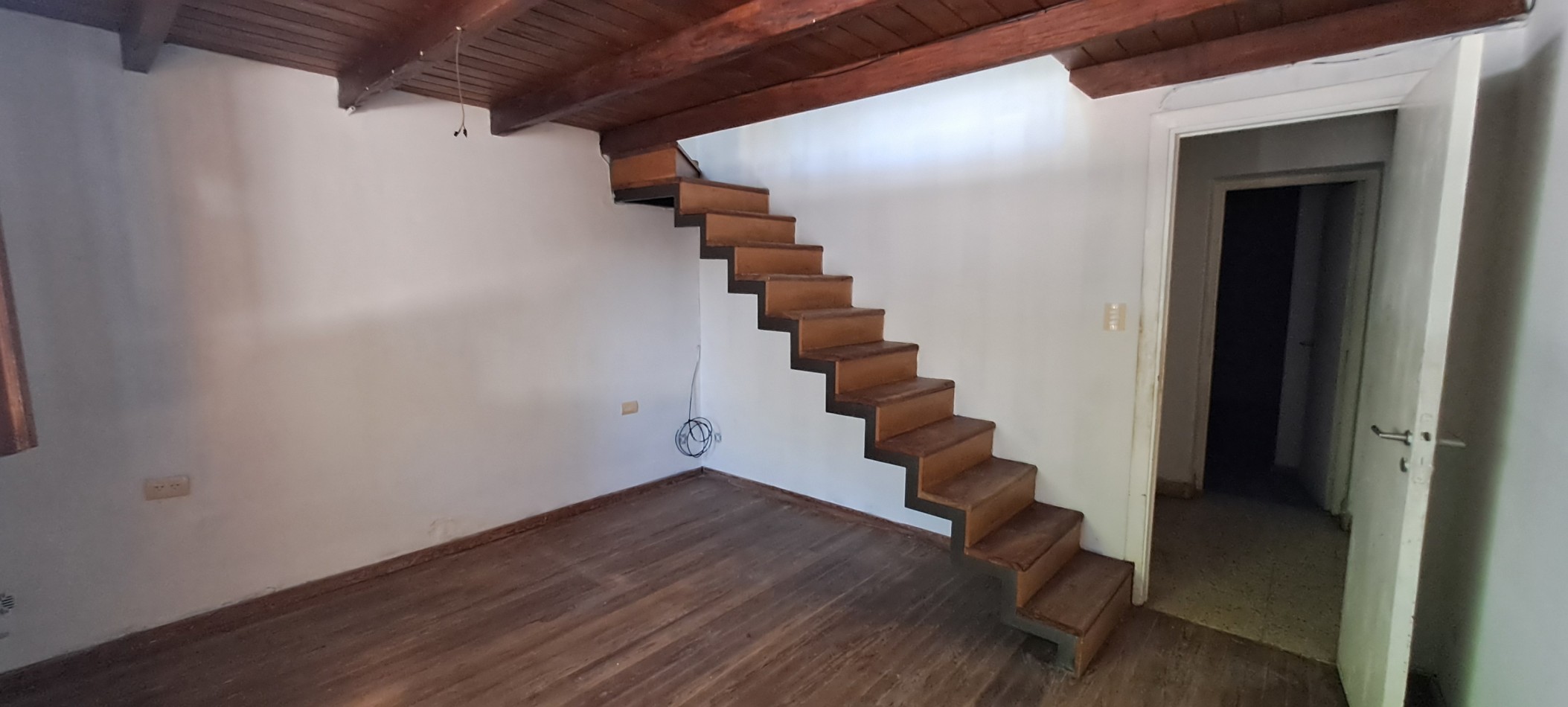 CASA CENTRICA IDEAL PARA VIVIENDA + OFICINA 