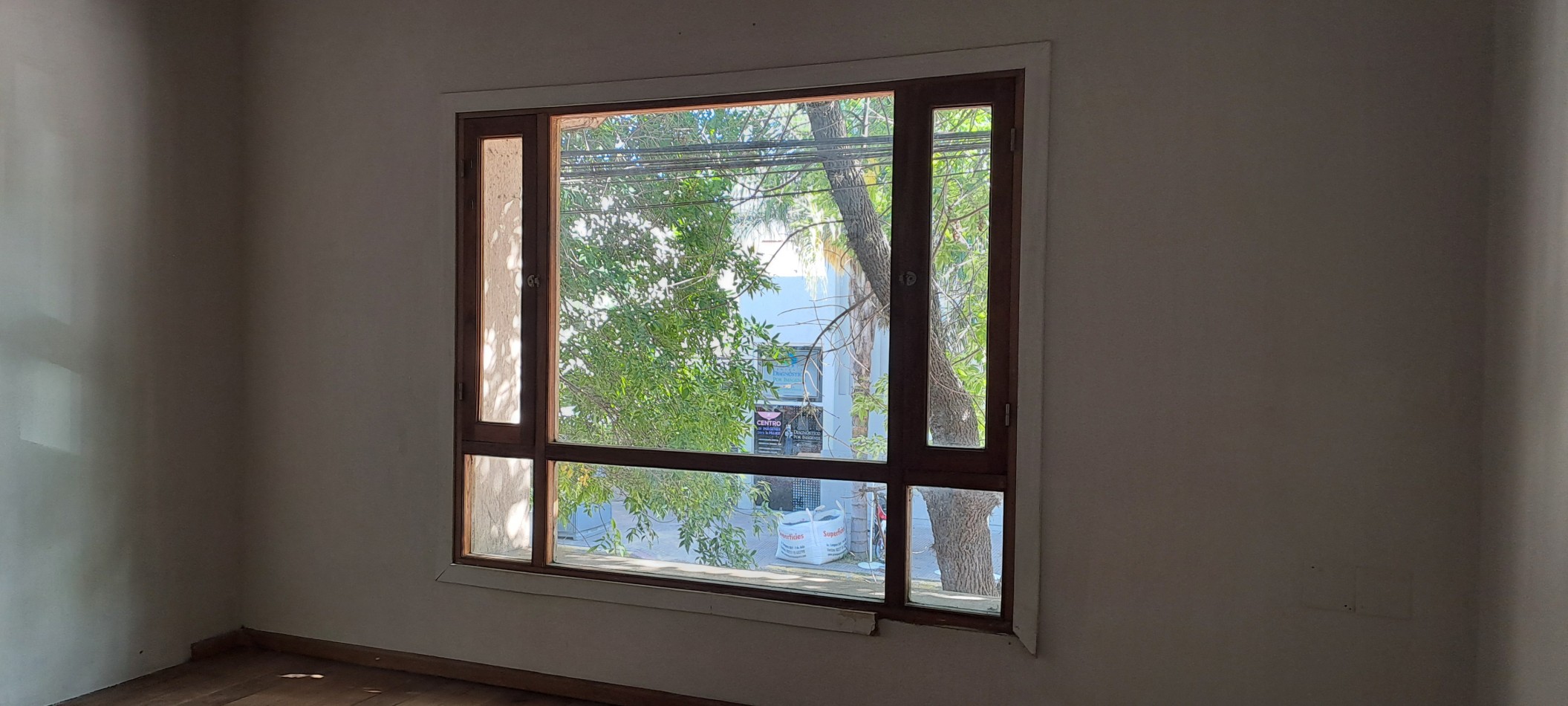 CASA CENTRICA IDEAL PARA VIVIENDA + OFICINA 