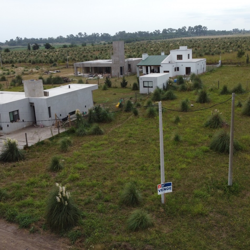 LOTE EN ESQUINA EN HERMOSA ZONA RESIDENCIAL QUINTAS CON GAS NATURAL 