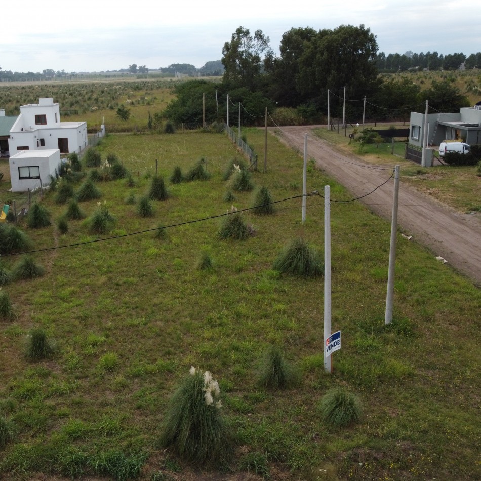 LOTE EN ESQUINA EN HERMOSA ZONA RESIDENCIAL QUINTAS CON GAS NATURAL 