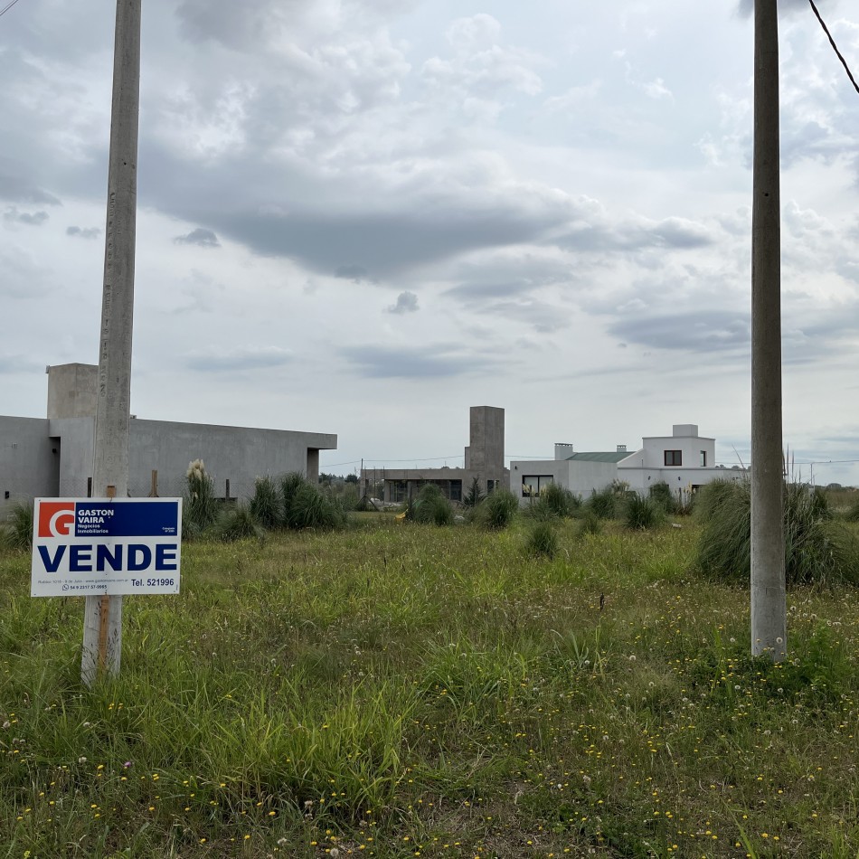 LOTE EN ESQUINA EN HERMOSA ZONA RESIDENCIAL QUINTAS CON GAS NATURAL 