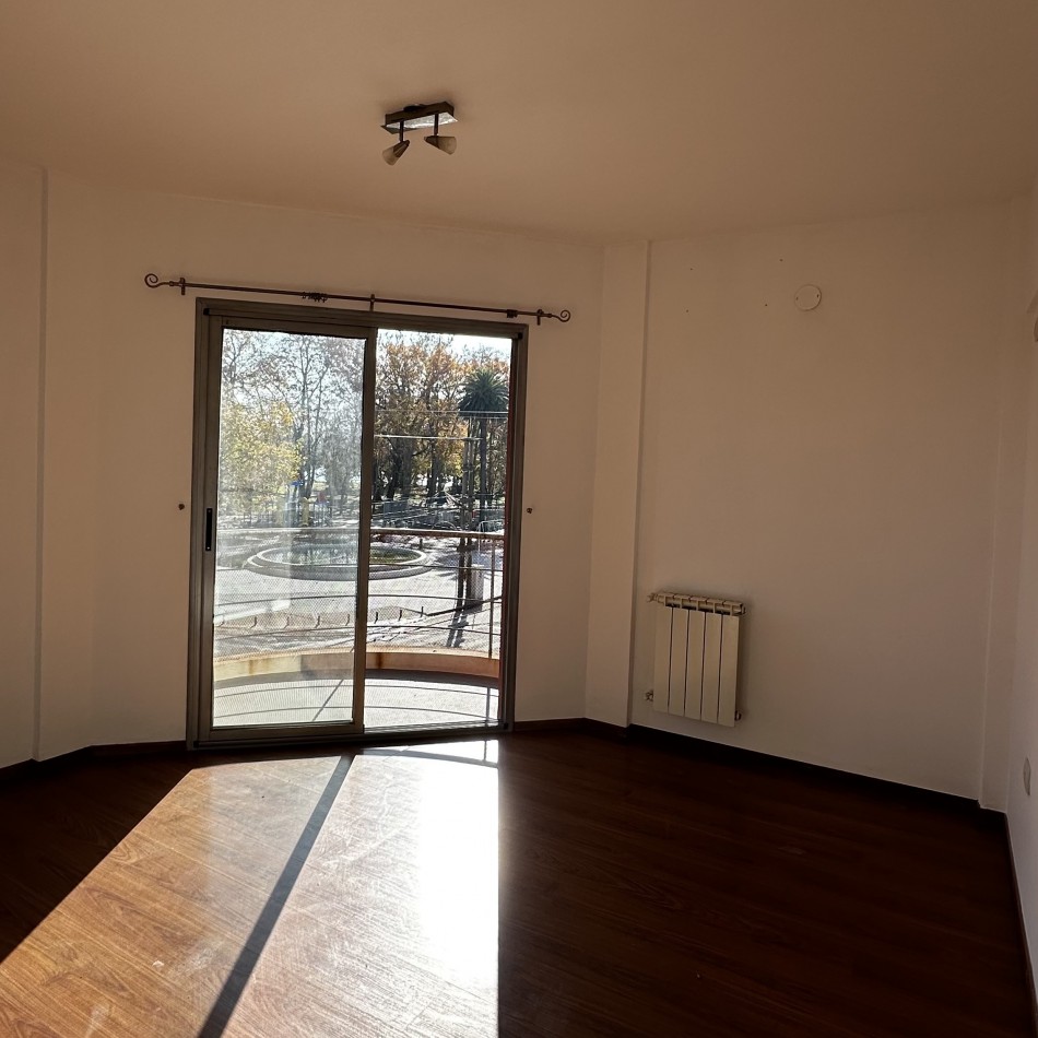 DEPARTAMENTO DE 3 AMBIENTES FRENTE AL PARQUE 