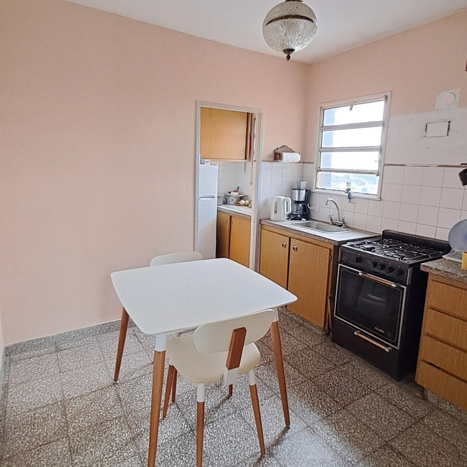 IMPECABLE DEPARTAMENTO CENTRICO  