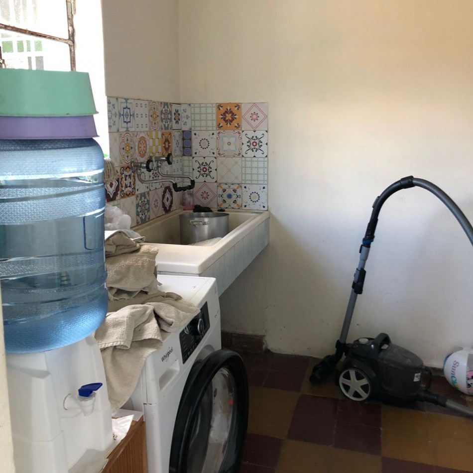 ¡EXCELENTE OPORTUNIDAD! CASA EN ESQUINA CON AMPLIO LOTE