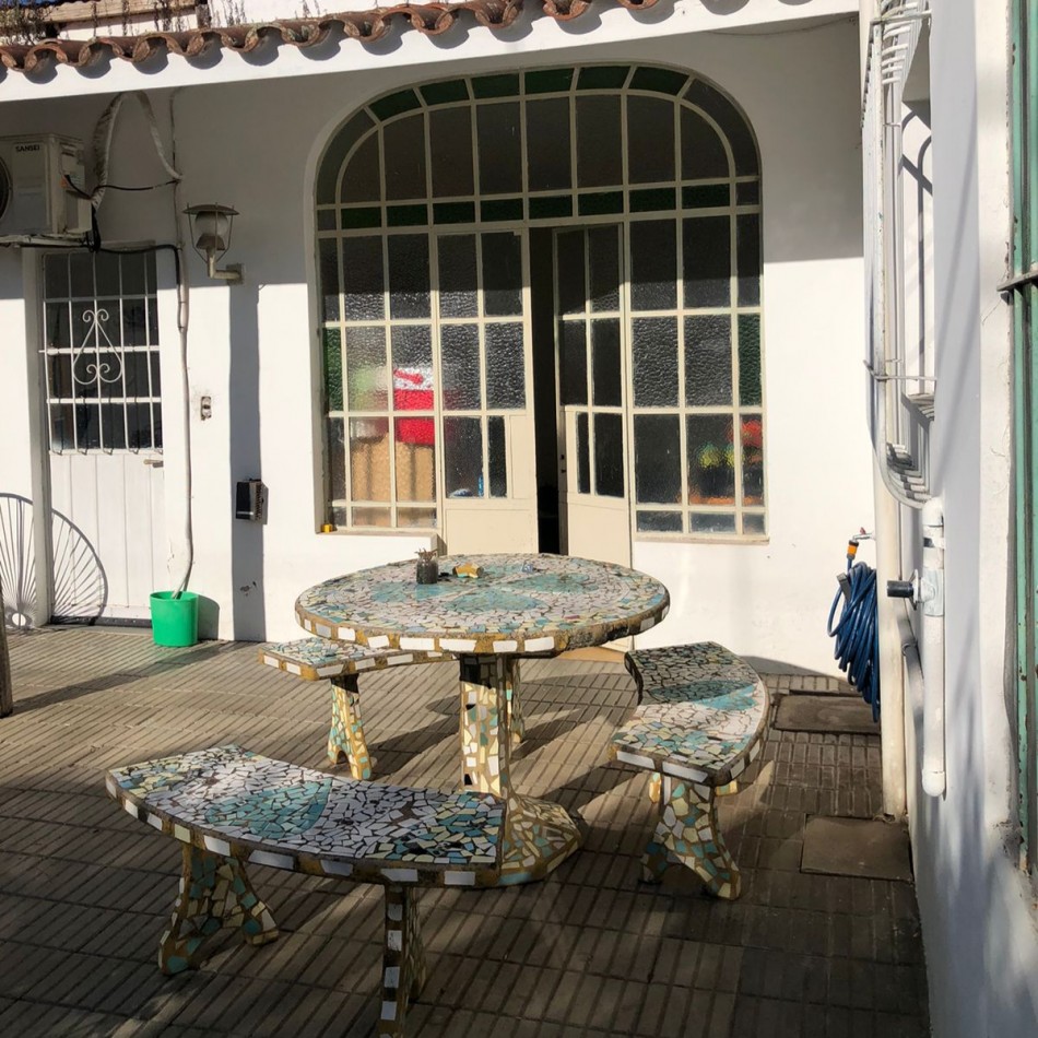 ¡EXCELENTE OPORTUNIDAD! CASA EN ESQUINA CON AMPLIO LOTE