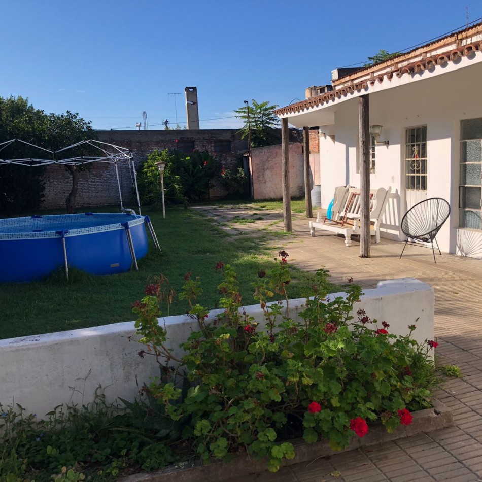 ¡EXCELENTE OPORTUNIDAD! CASA EN ESQUINA CON AMPLIO LOTE