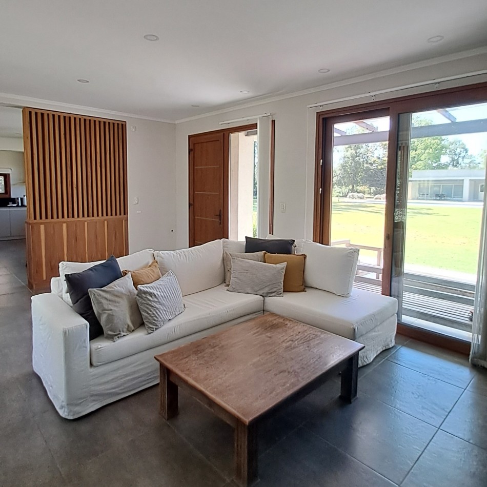 EXCEPCIONAL CASA QUINTA EN VENTA