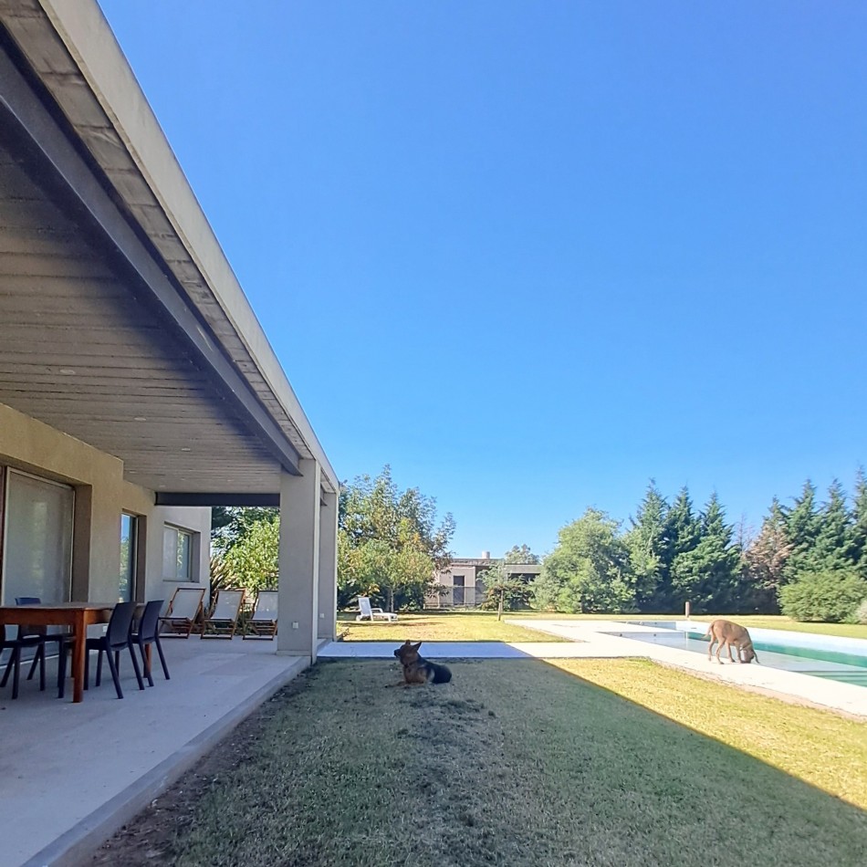 EXCEPCIONAL CASA QUINTA EN VENTA