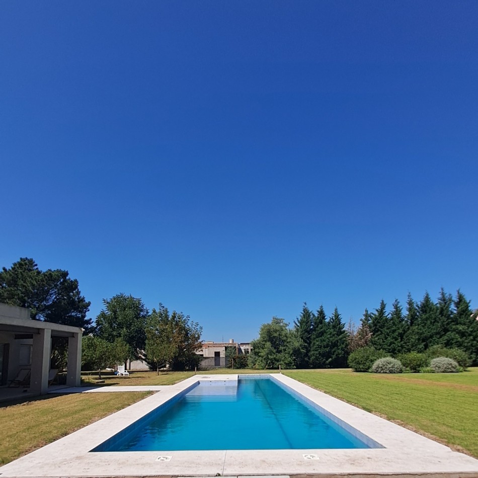 EXCEPCIONAL CASA QUINTA EN VENTA