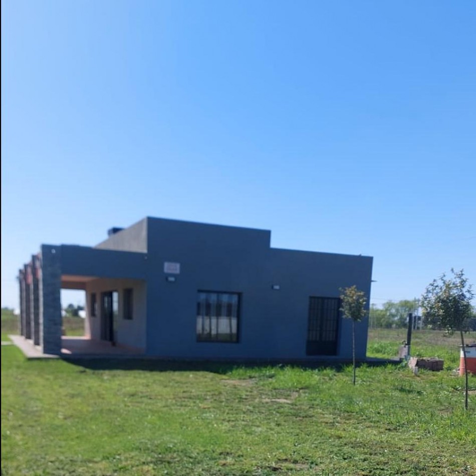 CASA QUINTA EN VENTA SOBRE LOTE AMPLIO