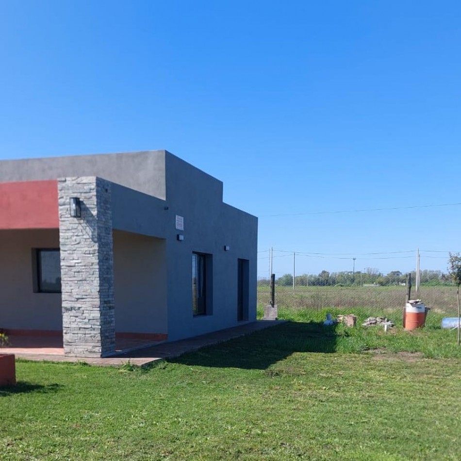 CASA QUINTA EN VENTA SOBRE LOTE AMPLIO