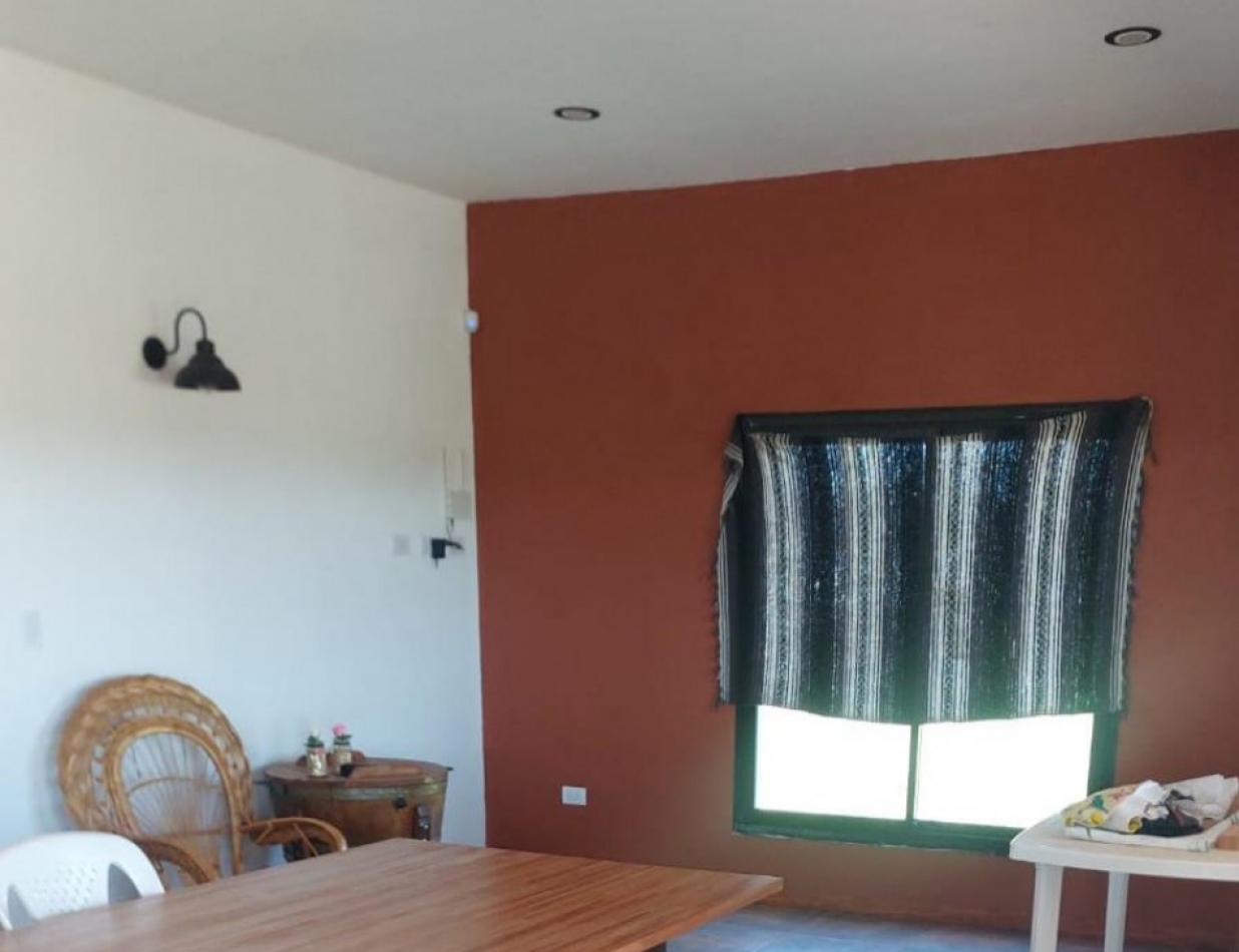 CASA QUINTA EN VENTA SOBRE LOTE AMPLIO