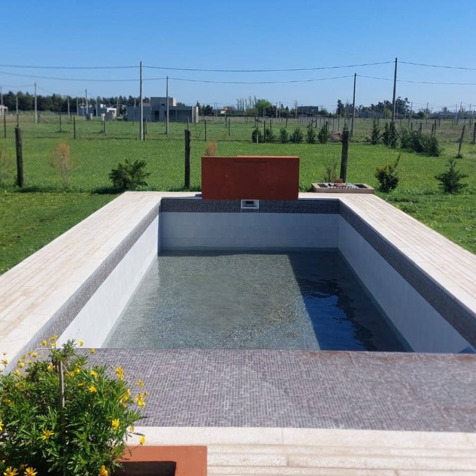 CASA QUINTA EN VENTA SOBRE LOTE AMPLIO