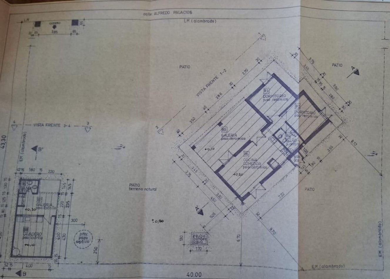 CASA QUINTA CON AMPLIO PARQUE Y QUINCHO EN VENTA
