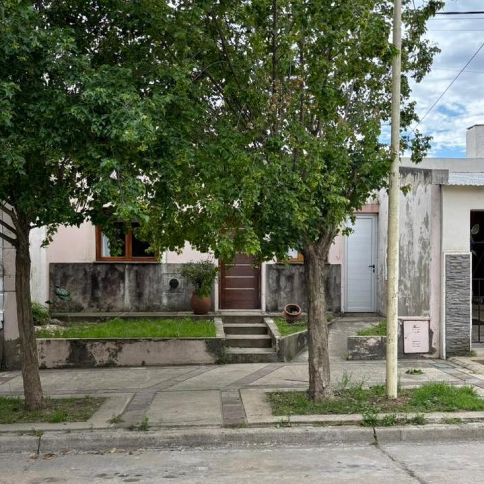 CASA CON GRAN POTENCIAL EN VENTA