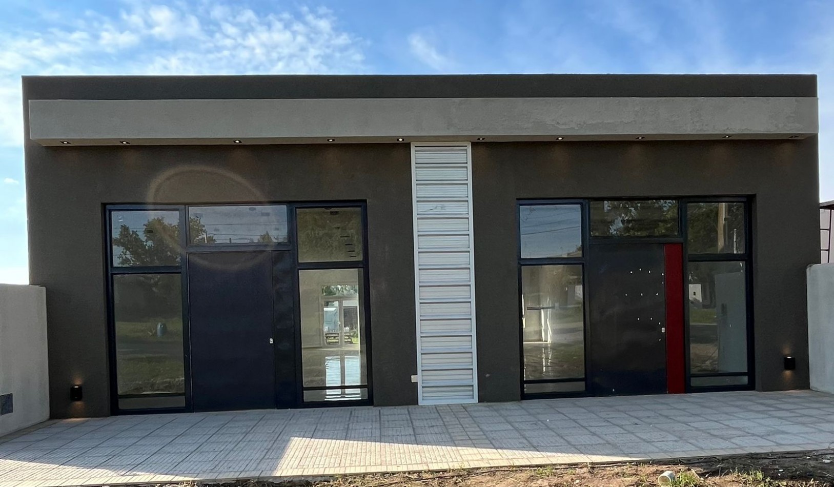 LOCALES A ESTRENAR SOBRE AVENIDA COMPAIRE