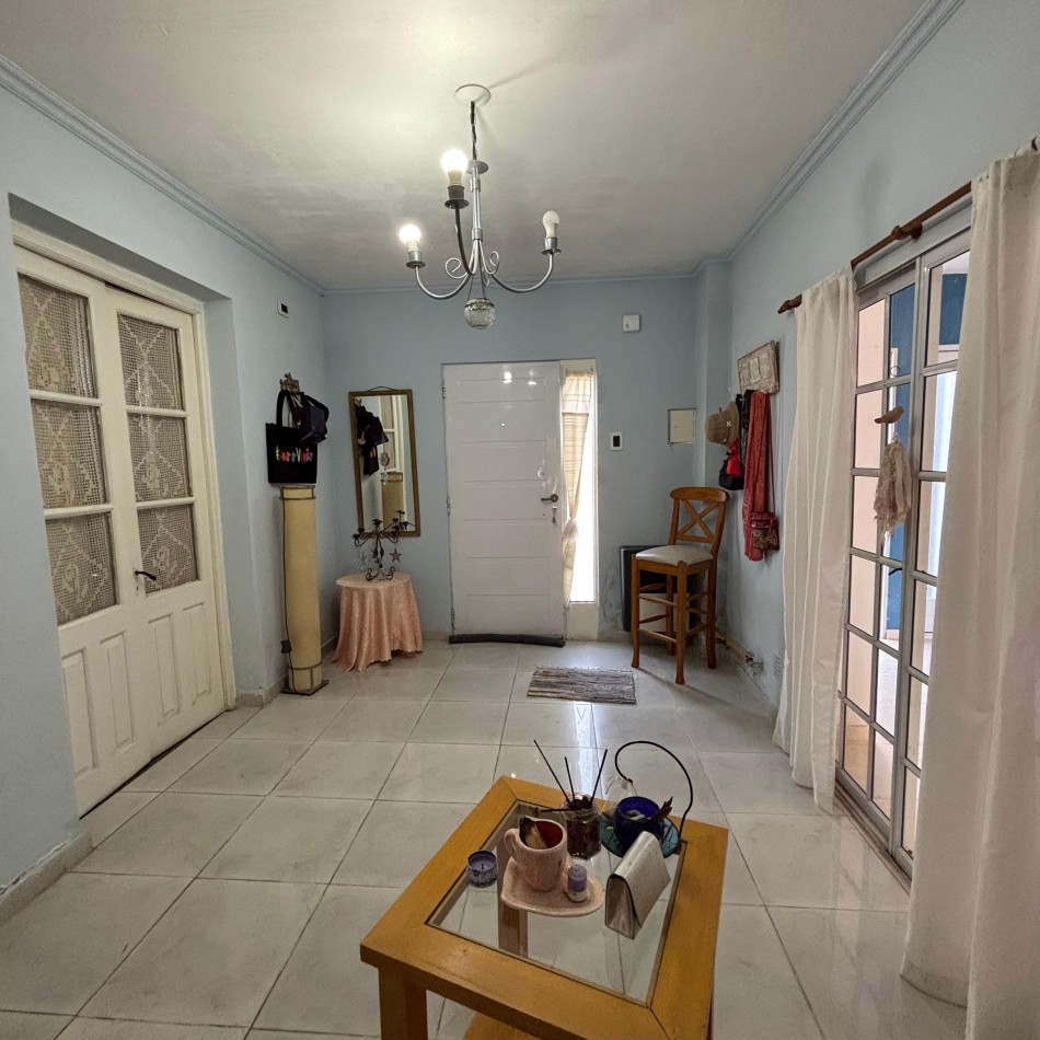 CASA EN VENTA CON QUINCHO Y GRAN PATIO