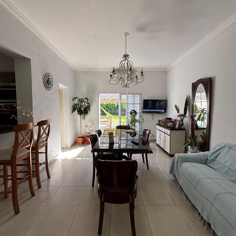 CASA EN VENTA CON QUINCHO Y GRAN PATIO