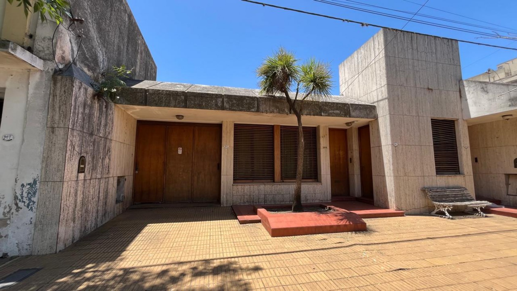 VIVIENDA + OFICINA/CONSULTORIO EN VENTA