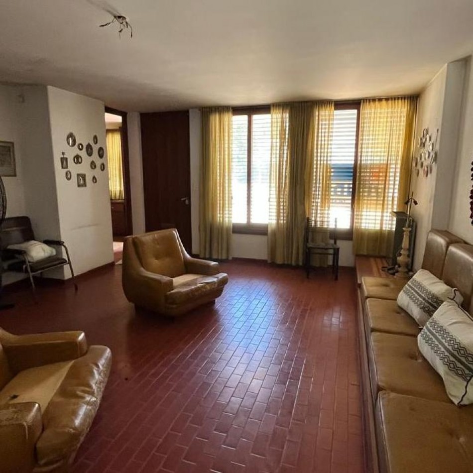 VIVIENDA + OFICINA/CONSULTORIO EN VENTA