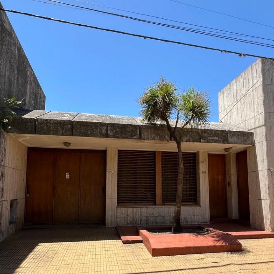 VIVIENDA + OFICINA/CONSULTORIO EN VENTA