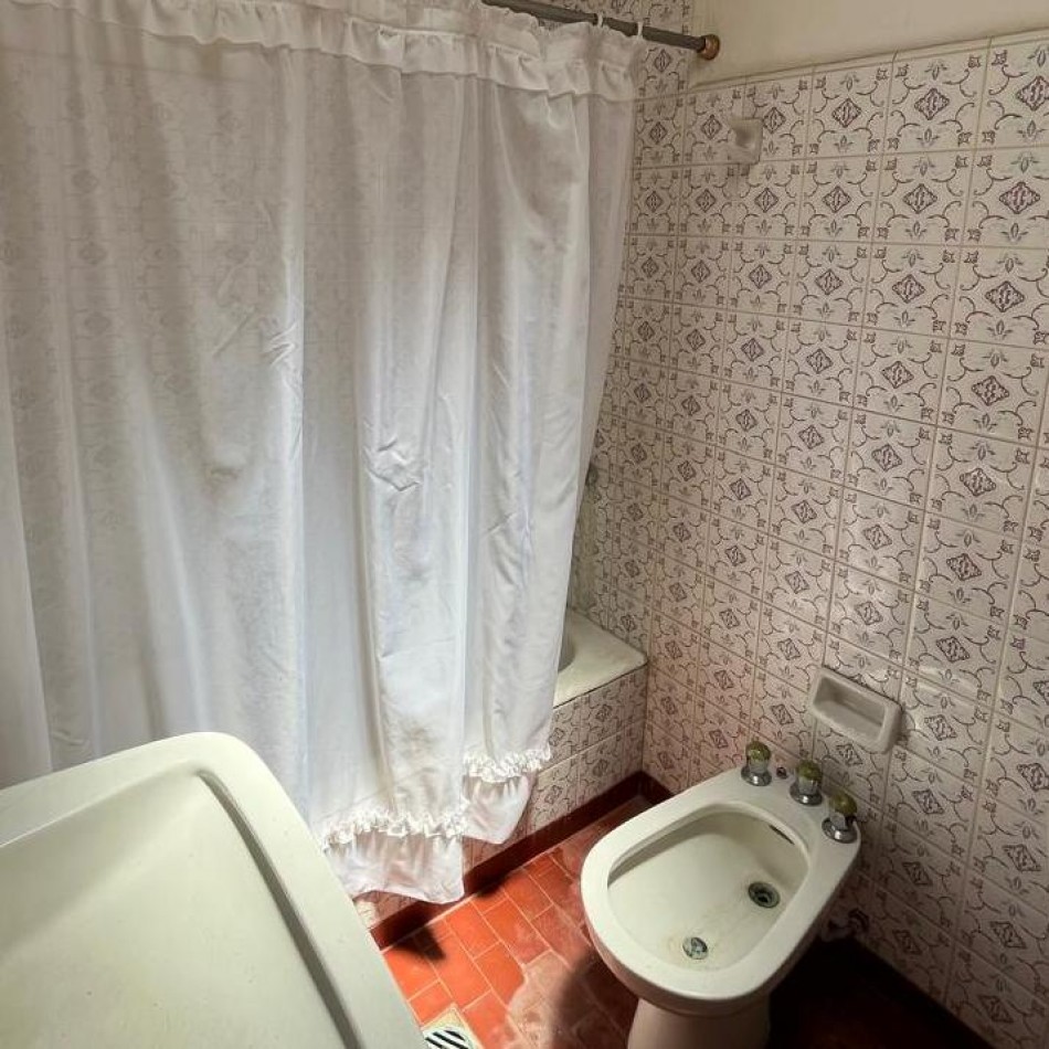 VIVIENDA + OFICINA/CONSULTORIO EN VENTA