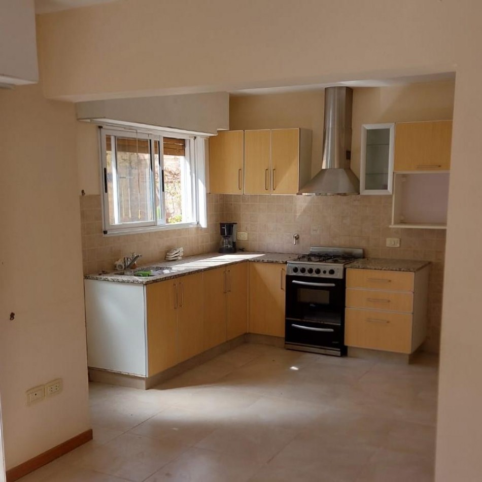 DUPLEX EN VENTA CON EXCELENTE UBICACION