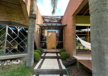 EXCLUSIVA QUINTA EN VENTA 