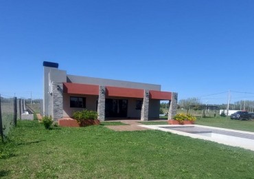 CASA QUINTA EN VENTA SOBRE LOTE AMPLIO